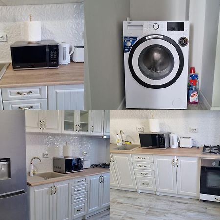 Luxurious Apartment With 3 Rooms And 2 Bathrooms In Corabia Exteriör bild