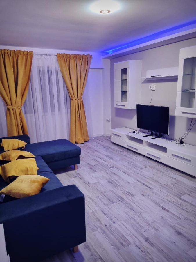Luxurious Apartment With 3 Rooms And 2 Bathrooms In Corabia Exteriör bild