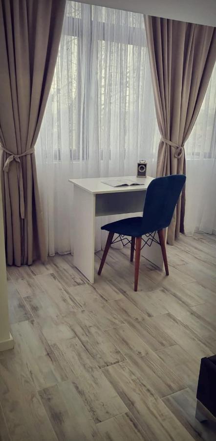 Luxurious Apartment With 3 Rooms And 2 Bathrooms In Corabia Exteriör bild