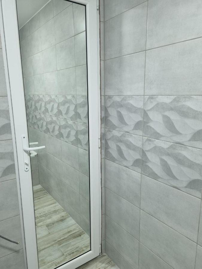 Luxurious Apartment With 3 Rooms And 2 Bathrooms In Corabia Exteriör bild