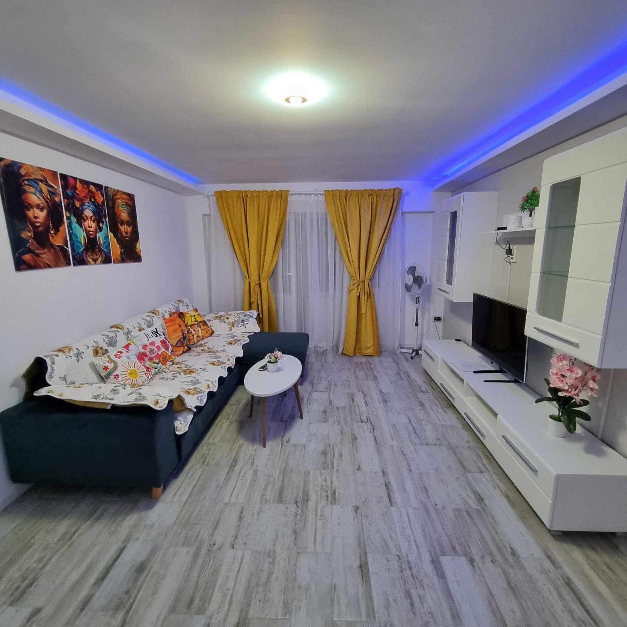 Luxurious Apartment With 3 Rooms And 2 Bathrooms In Corabia Exteriör bild