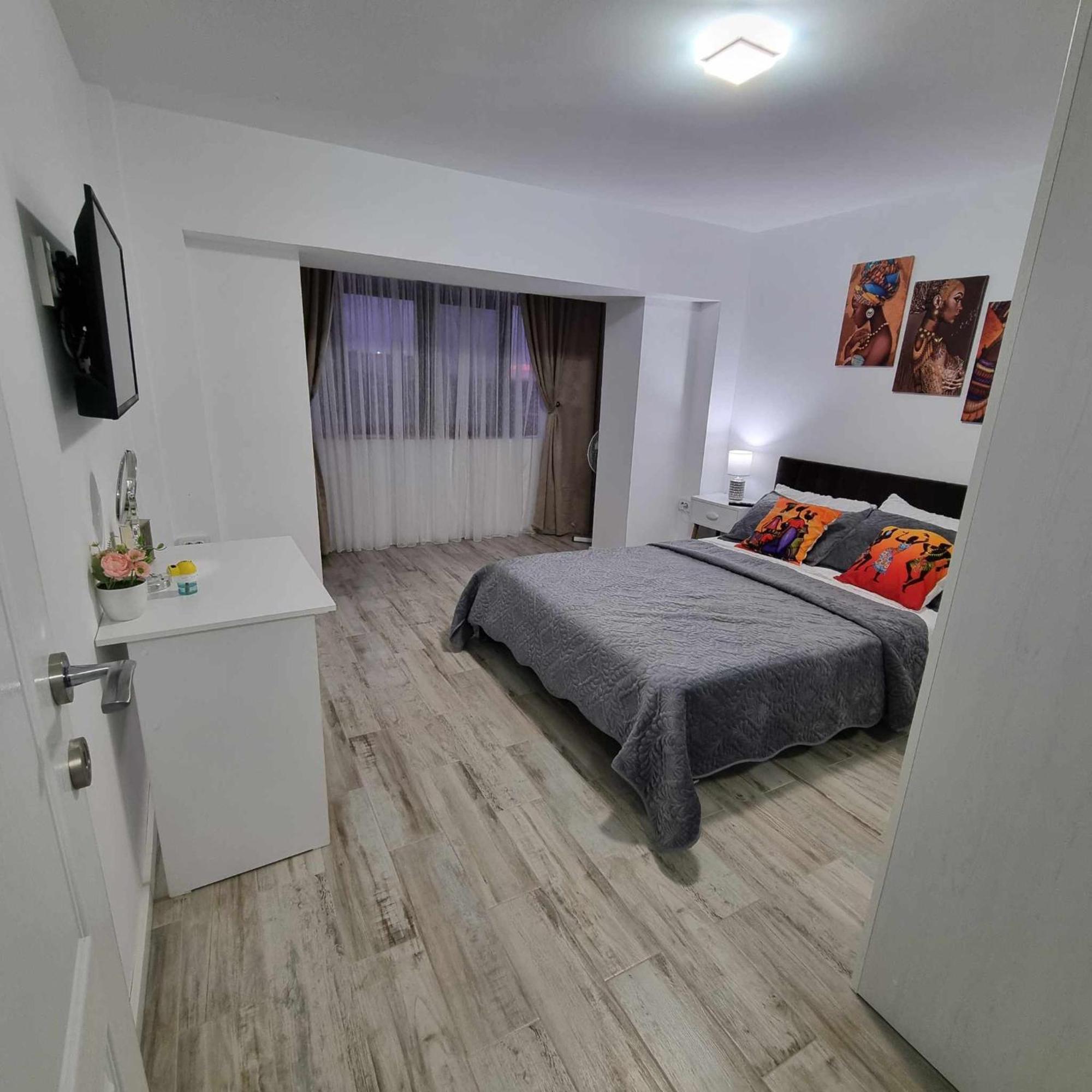Luxurious Apartment With 3 Rooms And 2 Bathrooms In Corabia Exteriör bild