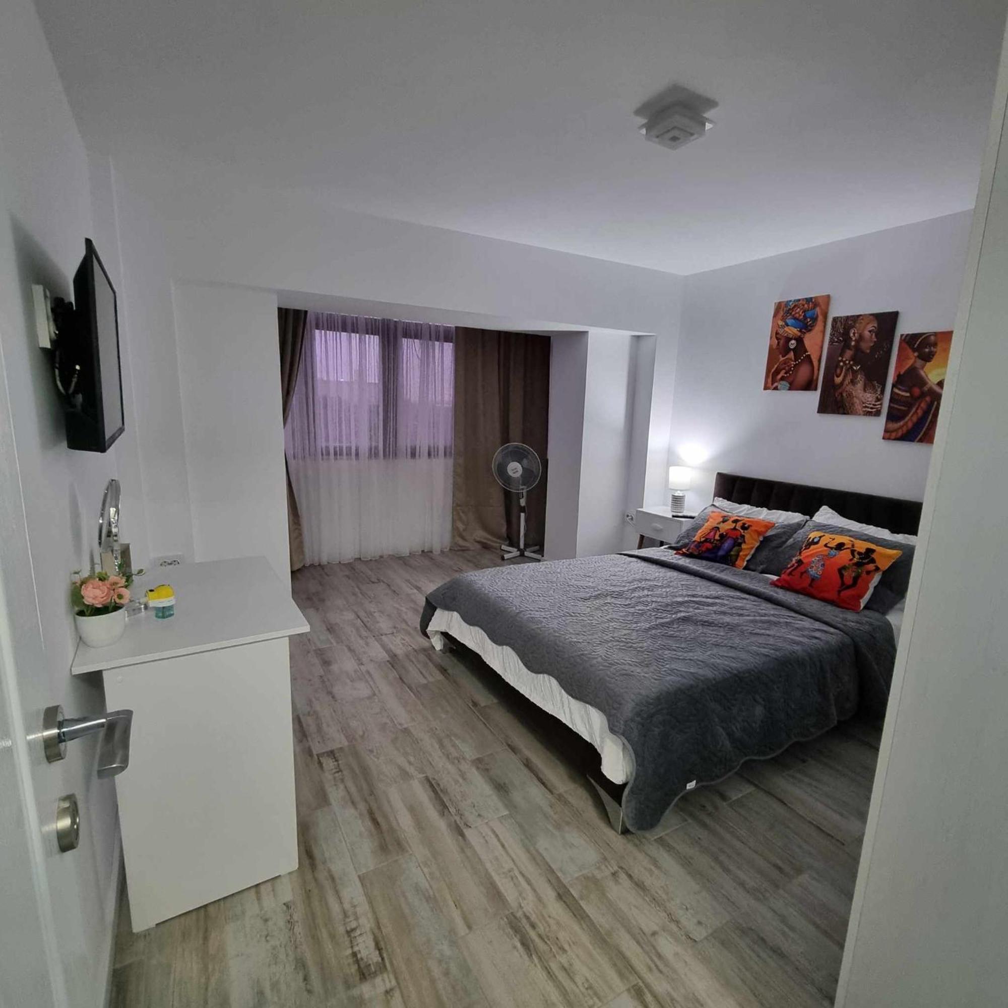 Luxurious Apartment With 3 Rooms And 2 Bathrooms In Corabia Exteriör bild